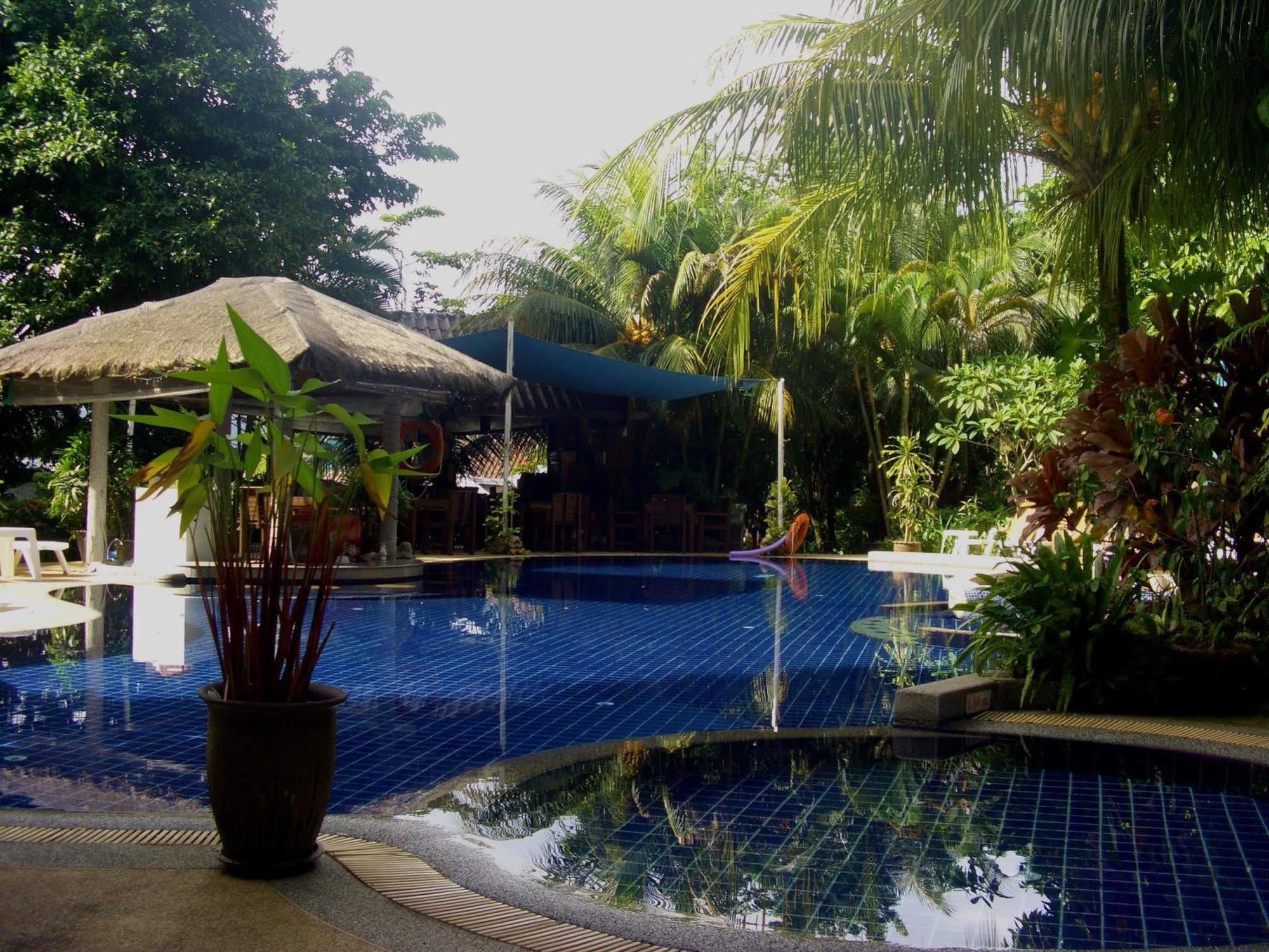 小山度假村 Patong 外观 照片